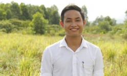 Trai đẹp bỏ về quê cùng chị em nấu dầu sả trên vùng đất lửa