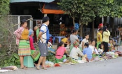 Yên Bái: La liệt đặc sản núi rừng, thuốc Nam quý ở chợ '5 nghìn'