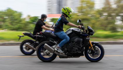 Yamaha MT-10 và MT-10 SP 2022: Thừa hưởng nhiều công nghệ của YZF-R1
