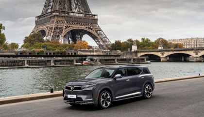 Báo Pháp: 4 mẫu SUV của VinFast 'làm mưa làm gió' tại Paris Motor Show 2022