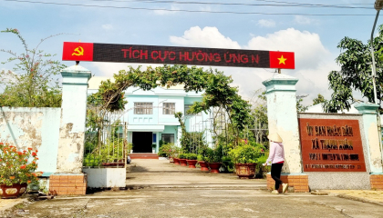 Một xã của Hậu Giang chuyển đổi số như thế nào mà hơn 80% hộ dân biết giao dịch trên Smartphone?