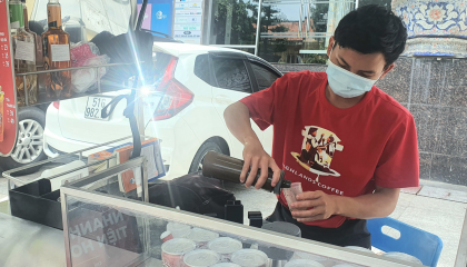 Vì sao Phúc Long, Highlands, The Coffee House tháo chạy khỏi mô hình ki-ốt, xe đẩy?