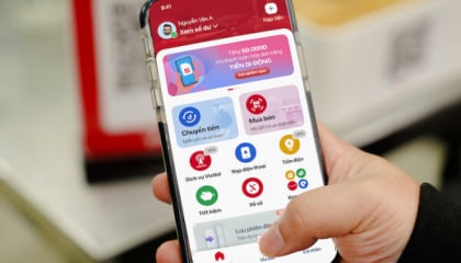 Bất ngờ MoMo, Viettel Money ngưng nạp, rút tiền mặt tại điểm cố định