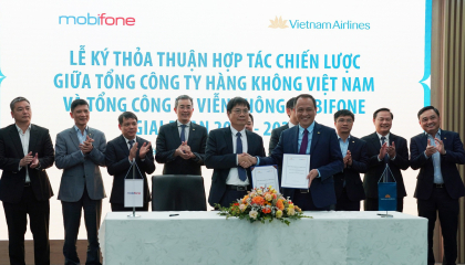Vietnam Airlines 'bắt tay' MobiFone hợp tác chiến lược phát triển bền vững