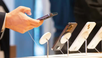 iPhone 14 dẫn đầu doanh số smartphone toàn cầu khi người tiêu dùng ưa chuộng điện thoại cao cấp