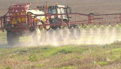 EU đề xuất gia hạn 10 năm giấy phép sử dụng thuốc diệt cỏ glyphosate