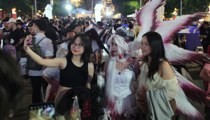 Người Sài Gòn hóa trang muôn kiểu đêm Halloween