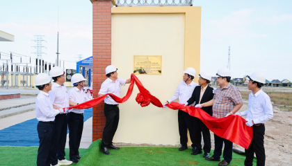 Đóng điện DA trạm biến áp 110kV KCN Phong Điền chào mừng Huế lên thành phố trực thuộc Trung ương