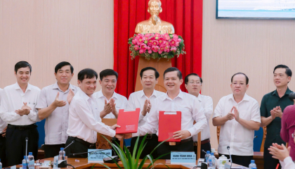 EVNSPC ký kết thực hiện 4 công trình cấp điện các đảo của tỉnh Kiên Giang
