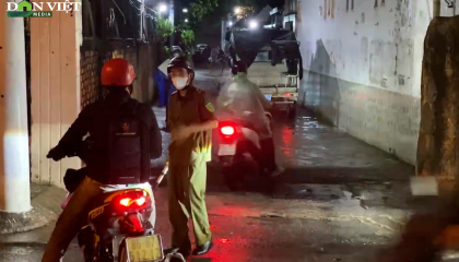 Clip: Phong tỏa cứng con hẻm ở Gò Vấp để điều tra vụ cô gái nghi bị sát hại do mâu thuẫn tình cảm 