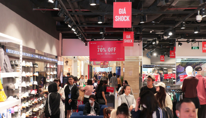 Chuỗi TTTM Vincom “bùng nổ” với gần 2 triệu lượt khách đổ về trong 3 ngày Black Friday