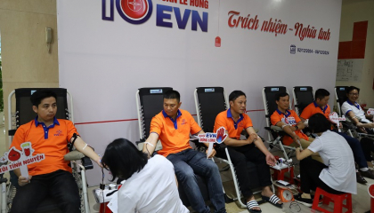 Gần 300 CBCNV ngành điện tham gia hiến máu trong Tuần lễ hồng EVN lần thứ X tại Đắk Lắk