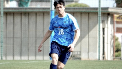 Vì sao Công Phượng bị Yokohama FC thay ra chỉ sau 16 phút thi đấu?