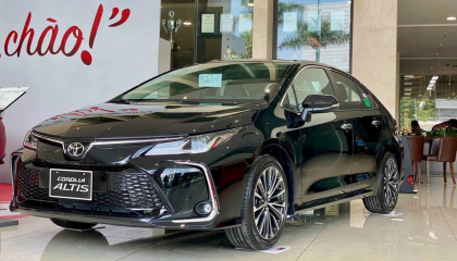 Giá xe Toyota Corolla Altis lăn bánh tháng 6/2024: Giảm không 'phanh' đấu Mazda 3, KIA K3
