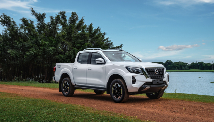 Bán tải Nissan Navara 2024 thêm phiên bản, giảm giá bán đấu Ford Ranger