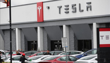 Sự cố mạng toàn cầu của Microsoft khiến Tesla tạm dừng sản xuất 