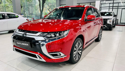 Giá xe Mitsubishi Outlander lăn bánh tháng 7/2024: Ưu đãi mạnh, giá ngang KIA Seltos