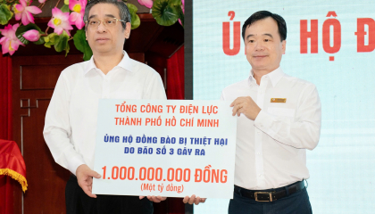 EVNHCMC góp sức ủng hộ đồng bào bị thiệt hại do bão số 3