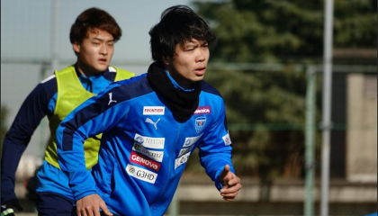 Yokohama FC đối xử 'cực phũ' với Công Phượng