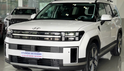 Hyundai Santa Fe hoàn toàn mới chính thức ra mắt thị trường Việt, đại lý tiết lộ có thể 'cháy hàng'