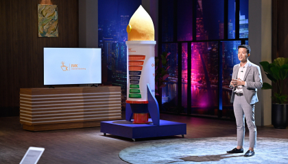 Nghiên cứu 14 năm, startup số hóa cho doanh nghiệp bị chê viển vông, cần 'đập đi xây lại'