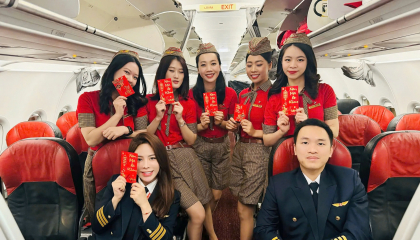 Những chuyến bay Tết và tình yêu bầu trời của gia đình phi công Vietjet