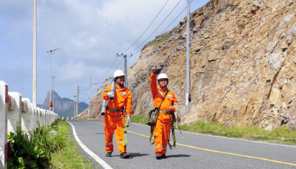 EVNSPC phát động phong trào thi đua nước rút 90 ngày hoàn thành đóng điện 50 công trình lưới điện 110KV