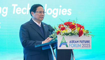 Thủ tướng 'vừa ăn trưa vừa bàn việc' với các lãnh đạo ASEAN và các tập đoàn Intel, Nvidia và Huawei