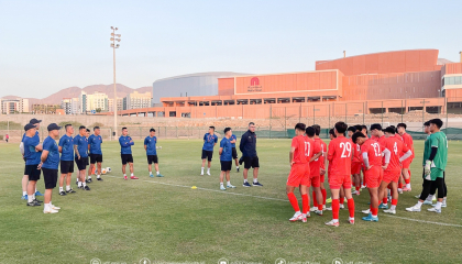 HLV Cristiano Roland nói gì khi U17 Việt Nam đặt chân tới Oman?