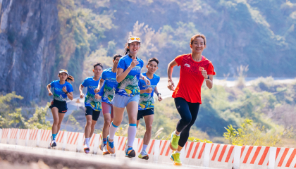 Sải bước trên miền Di sản - giải Marathon lớn nhất miền Bắc diễn ra tại Cát Bà
