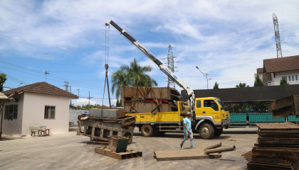 Tháo dỡ công trình không phép của Công ty Hương Bản trong KCN Lộc Sơn