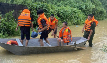 Hòa Bình: Hàng nghìn cán bộ, chiến sỹ nỗ lực giúp dân khắc phục thiệt hại mưa lũ