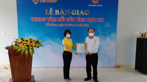 Tập đoàn SunGroup trao 320 tỷ đồng cho Quỹ vắc-xin