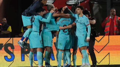 Ngược dòng trước Las Palmas, Barca 'tặng quà' HLV Xavi đầy kịch tính