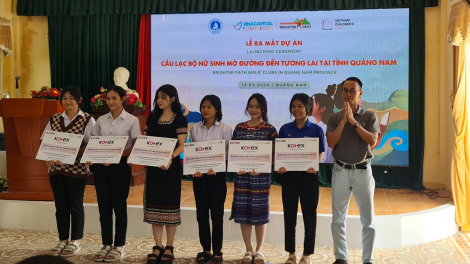 Tổ chức VinaCapital Foundation triển khai 6 câu lạc bộ nữ sinh mở đường đến tương lai tại Quảng Nam