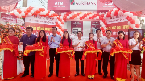 Agribank CN tỉnh Sóc Trăng khai trương máy gửi rút tiền tự động AutoBank CDM thứ 6 tại huyện Mỹ Tú