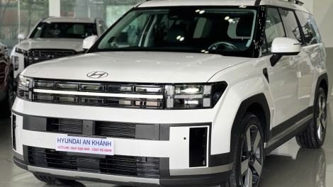 Hyundai Santa Fe hoàn toàn mới chính thức ra mắt thị trường Việt, đại lý tiết lộ có thể 'cháy hàng'