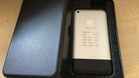 Nguyên mẫu iPhone đầu tiên đang bán đấu giá hàng trăm triệu đồng trên eBay