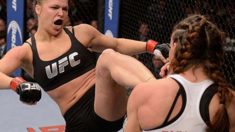 Võ sĩ nam Abbott thách đấu đồng nghiệp nữ Rousey: Trai lắm tật gặp gái... lắm mồm
