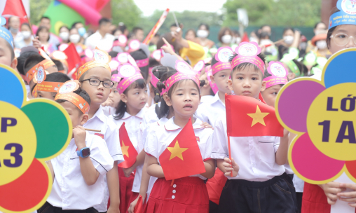 'Miễn học phí-Có thể hay không thể': 'Chỉ những lãnh đạo có tầm mới có quyết định táo bạo về giáo dục' (bài 4)
