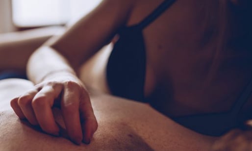  Cuộc chiến khốc liệt giữa các nhân tình nhằm chiếm vị trí độc tôn quản lý 'hành cung' của các quan tham