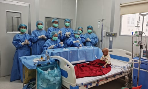 Lần đầu tiên VN thực hiện thành công ghép tế bào gốc tự thân cứu bệnh nhi ung thư võng mạc di căn 