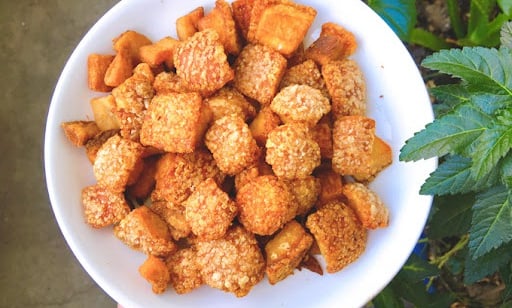 Kể chuyện làng: 2 nghìn 4 bìa đậu chia đều ăn trong cả ngày