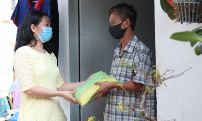 Bài dự thi 'Ăn Tết thời Covid': Ăn Tết thời Covid ở xóm tôi