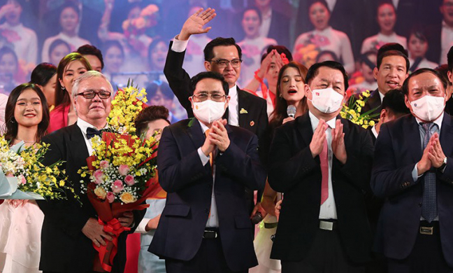 Ảnh: Rực rỡ chương trình nghệ thuật đặc biệt chào mừng Hội nghị Văn hóa toàn quốc