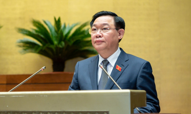 Chủ tịch Quốc hội Vương Đình Huệ: Tập trung giải quyết việc thiếu hụt xăng dầu