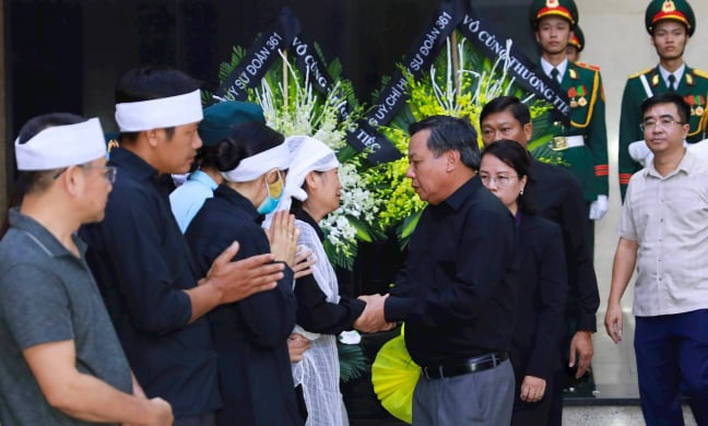 Lãnh đạo Thành ủy Hà Nội viếng nạn nhân 'vụ cháy chung cư mini tại Khương Hạ'