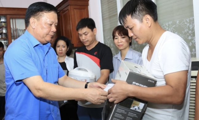 Hà Nội công bố địa chỉ tiếp nhận ủng hộ các nạn nhân vụ cháy chung cư mini ở Khương Hạ