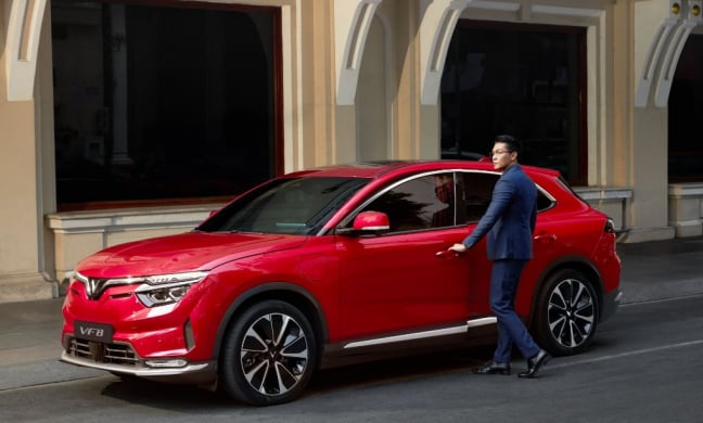 So găng VF 8 với Honda CR-V e: HEV RS: Xe điện vẫn “trên cơ” hoàn toàn xe hybrid
