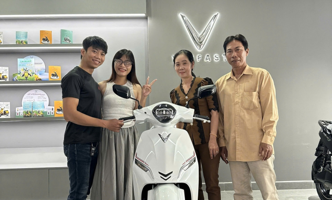 Đổi từ Honda SH sang VinFast Feliz S, chủ xe nói gì?